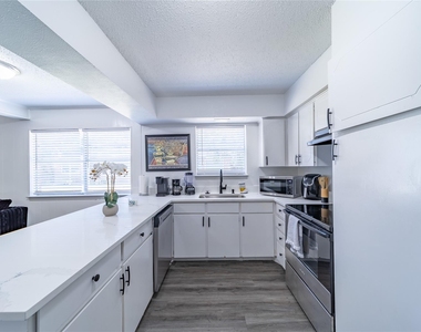 414 Donnell Drive - Photo Thumbnail 4