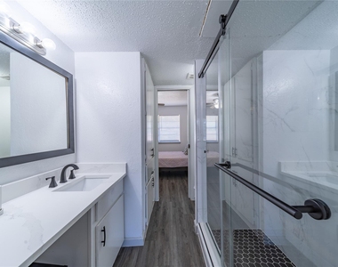 414 Donnell Drive - Photo Thumbnail 8
