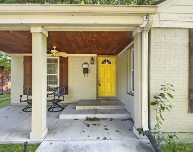5108 Parkland Avenue - Photo Thumbnail 3