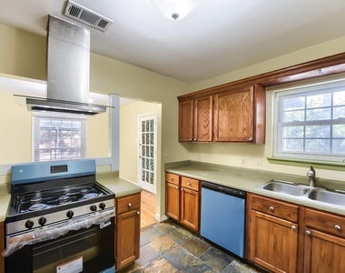 5108 Parkland Avenue - Photo Thumbnail 9