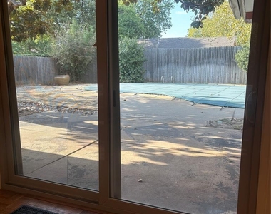 2945 Kerry Lane - Photo Thumbnail 39