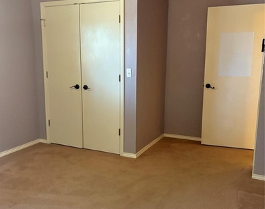 2945 Kerry Lane - Photo Thumbnail 15