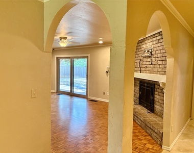 2945 Kerry Lane - Photo Thumbnail 25