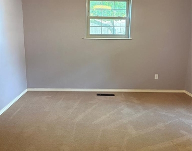 2945 Kerry Lane - Photo Thumbnail 16