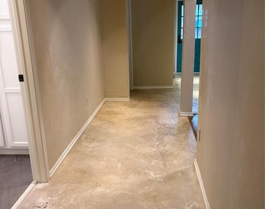 2945 Kerry Lane - Photo Thumbnail 11