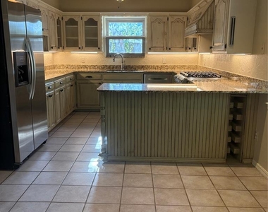 2945 Kerry Lane - Photo Thumbnail 10