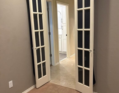2945 Kerry Lane - Photo Thumbnail 12