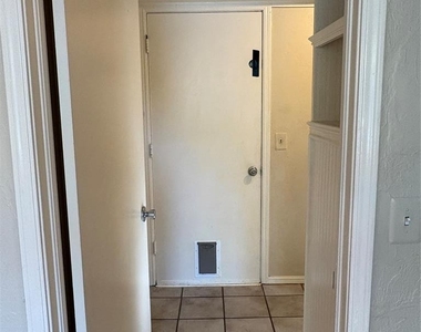 2945 Kerry Lane - Photo Thumbnail 9