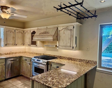 2945 Kerry Lane - Photo Thumbnail 34