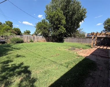 2517 Chateau Drive - Photo Thumbnail 30
