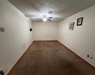 2517 Chateau Drive - Photo Thumbnail 28