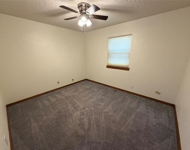 2517 Chateau Drive - Photo Thumbnail 10