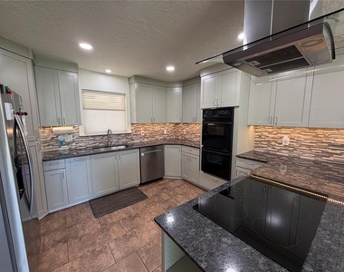2517 Chateau Drive - Photo Thumbnail 18