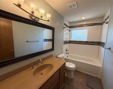 2517 Chateau Drive - Photo Thumbnail 8