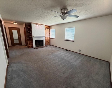 2517 Chateau Drive - Photo Thumbnail 14