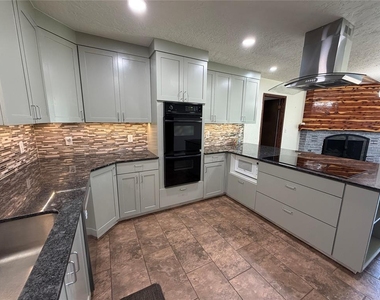 2517 Chateau Drive - Photo Thumbnail 20