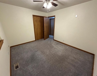 2517 Chateau Drive - Photo Thumbnail 11