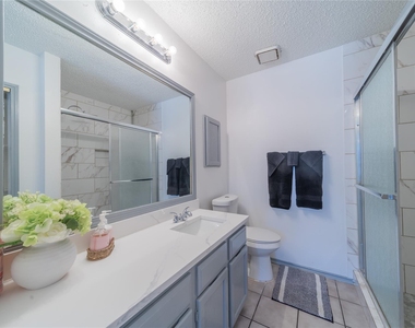 562 Stringfellow Drive - Photo Thumbnail 12