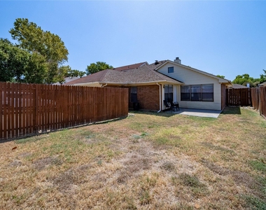 562 Stringfellow Drive - Photo Thumbnail 16
