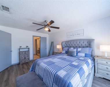 562 Stringfellow Drive - Photo Thumbnail 11