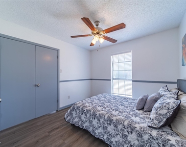 562 Stringfellow Drive - Photo Thumbnail 8