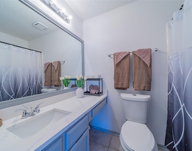 562 Stringfellow Drive - Photo Thumbnail 9