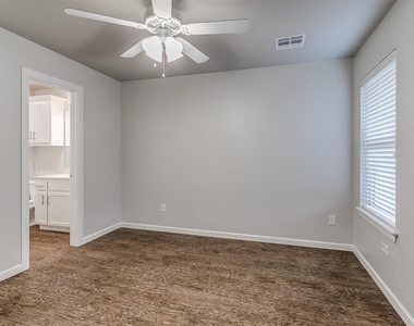 425 Summit Ridge Drive - Photo Thumbnail 8