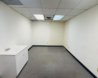7300 S Western Avenue - Photo Thumbnail 25
