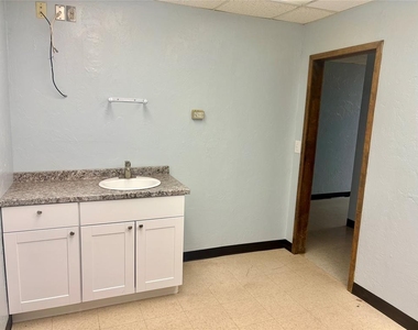 7300 S Western Avenue - Photo Thumbnail 5