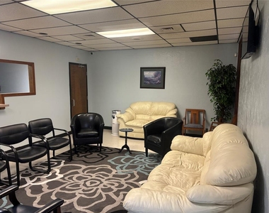 7300 S Western Avenue - Photo Thumbnail 11