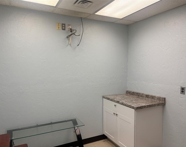 7300 S Western Avenue - Photo Thumbnail 4