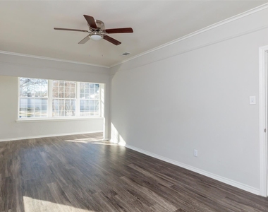 5700 Pershing Avenue - Photo Thumbnail 9