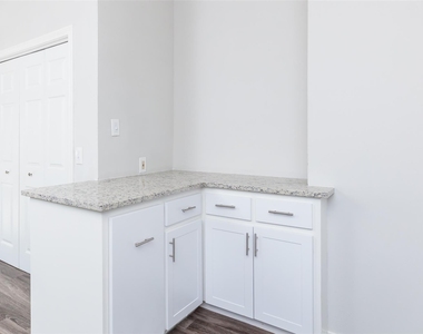 5700 Pershing Avenue - Photo Thumbnail 13