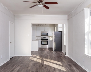 5700 Pershing Avenue - Photo Thumbnail 6