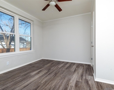 5700 Pershing Avenue - Photo Thumbnail 24