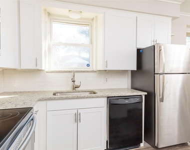 5700 Pershing Avenue - Photo Thumbnail 15
