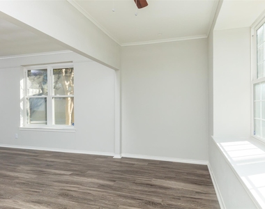 5700 Pershing Avenue - Photo Thumbnail 5