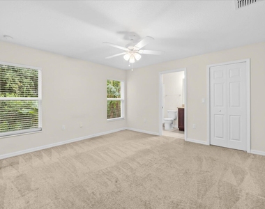 8736 98th Court - Photo Thumbnail 7
