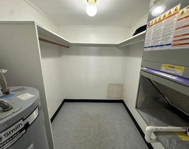 761 Hummingbird Way - Photo Thumbnail 5