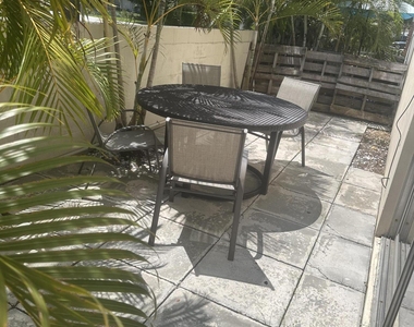 761 Hummingbird Way - Photo Thumbnail 6