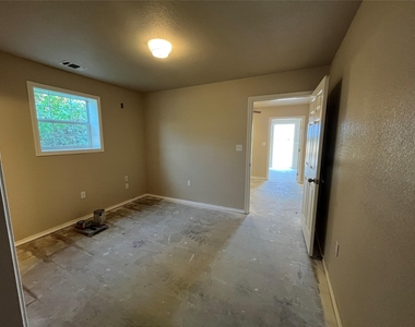 4210 Rhea - Photo Thumbnail 3