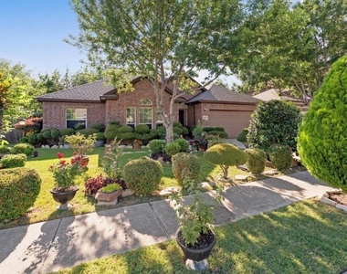 1025 Pearson Street - Photo Thumbnail 1
