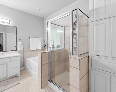 1025 Pearson Street - Photo Thumbnail 7