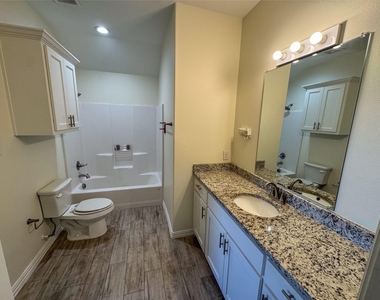 3409 Sandstone Drive - Photo Thumbnail 6