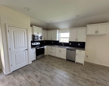 3409 Sandstone Drive - Photo Thumbnail 3