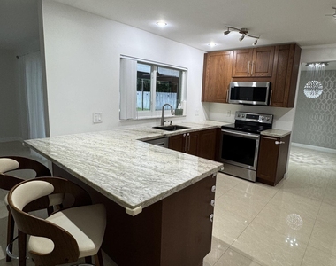 840 Nw 48th Avenue - Photo Thumbnail 5