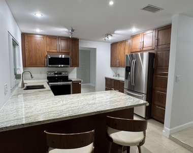 840 Nw 48th Avenue - Photo Thumbnail 4