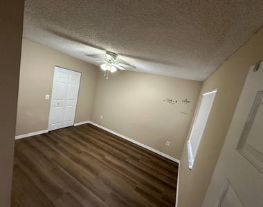 4197 N Haverhill Road - Photo Thumbnail 10