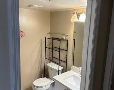 4197 N Haverhill Road - Photo Thumbnail 16