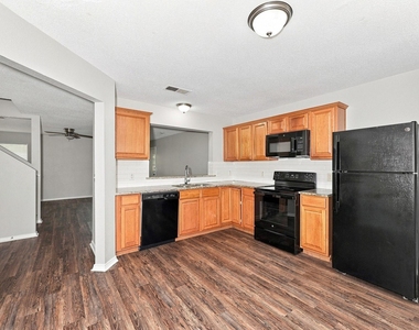 846 Trinity Lane - Photo Thumbnail 2